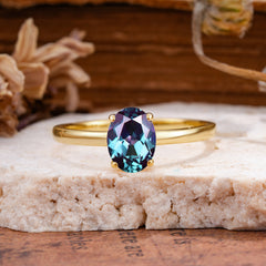 Minimalist Oval Cut 1.5 Carat Alexandrite Solitaire Engagement Ring