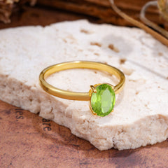 Minimalist Oval Cut 1.5 Carat Peridot Solitaire Engagement Ring