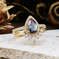 1.5 Carat Pear Shaped Alexandrite Engagement Ring Classic Wedding Ring Set