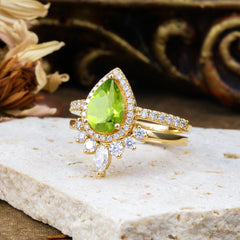 1.5 Carat Pear Shaped Peridot Engagement Ring Classic Wedding Ring Set