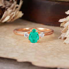 Classic Pear Cut Three Stone Emerald Promise Ring Four Claw Prong Setting