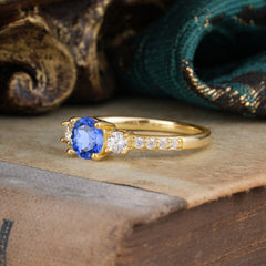 Round Cut 4 Prong Sapphire Engagement Ring Three Stone Promise Ring Four Claw Prong Setting