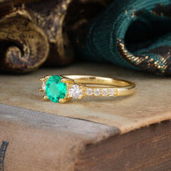 Round Cut Emerald Engagement Ring Three Stone Promise Ring Four Claw Prong Setting