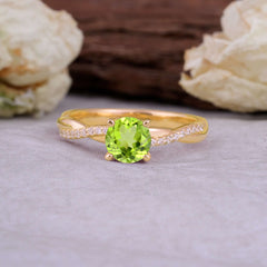 Classic Round Cut Peridot Engagement Ring with Twisted Band