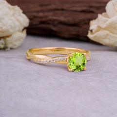 Classic Round Cut Peridot Engagement Ring with Twisted Band