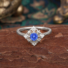 Romantic Vintage 4-Prong Round Cut Sapphire Ring