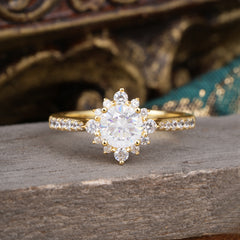 Round Cut Vintage Cluster Moissanite Gemstone Ring Flower Engagement Ring
