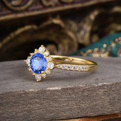 Round Cut Vintage Cluster Sapphire Gemstone Ring Flower Engagement Ring