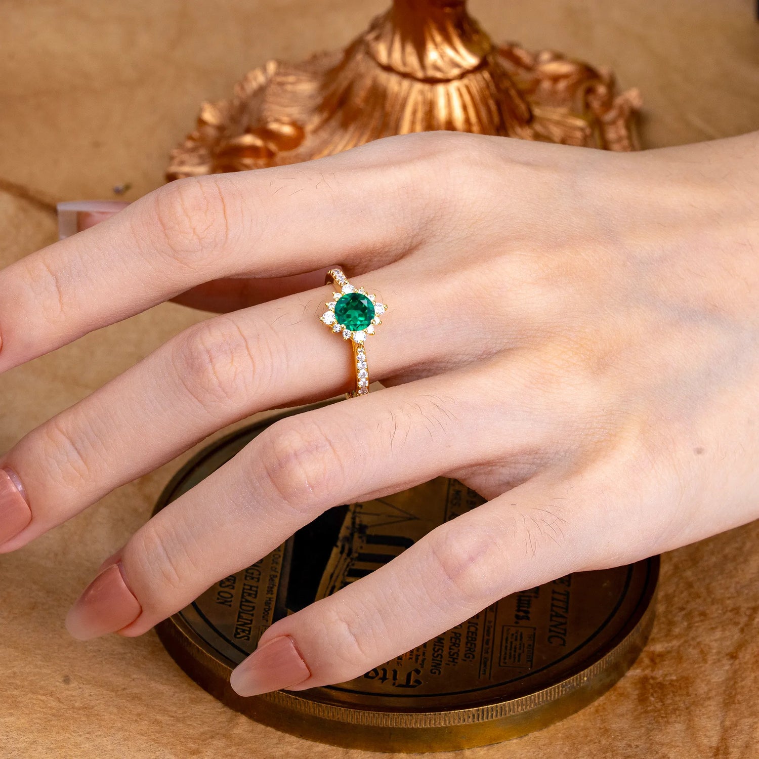 Round Cut Vintage Cluster Emerald Gemstone Ring Flower Engagement Ring