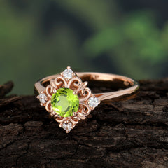 Vintage 0.6 Carat Round Cut Peridot Filigree Anniversary Ring for Women