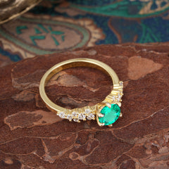 Round Emerald Engagement Ring Vintage Green Six Claw Style