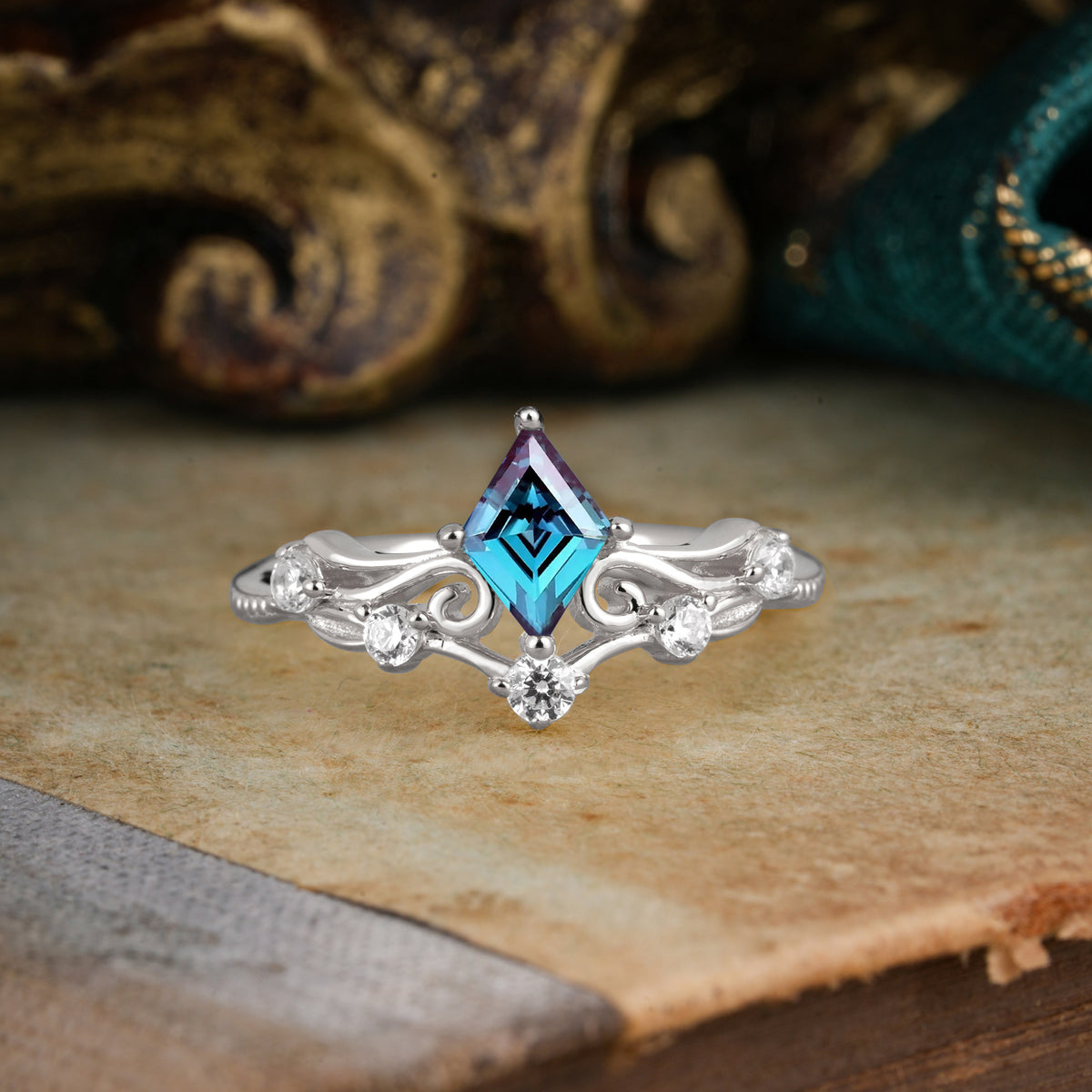 SR12940 Alexandrite Ring - Additional view