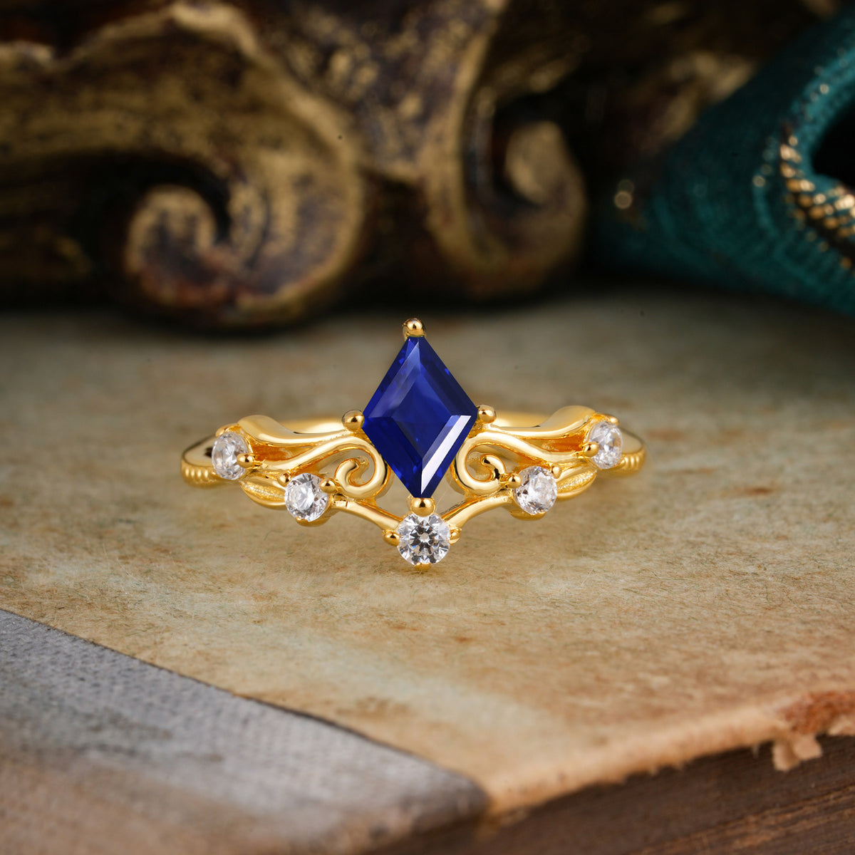 SR12940 Sapphire Ring - Yellow-Gold