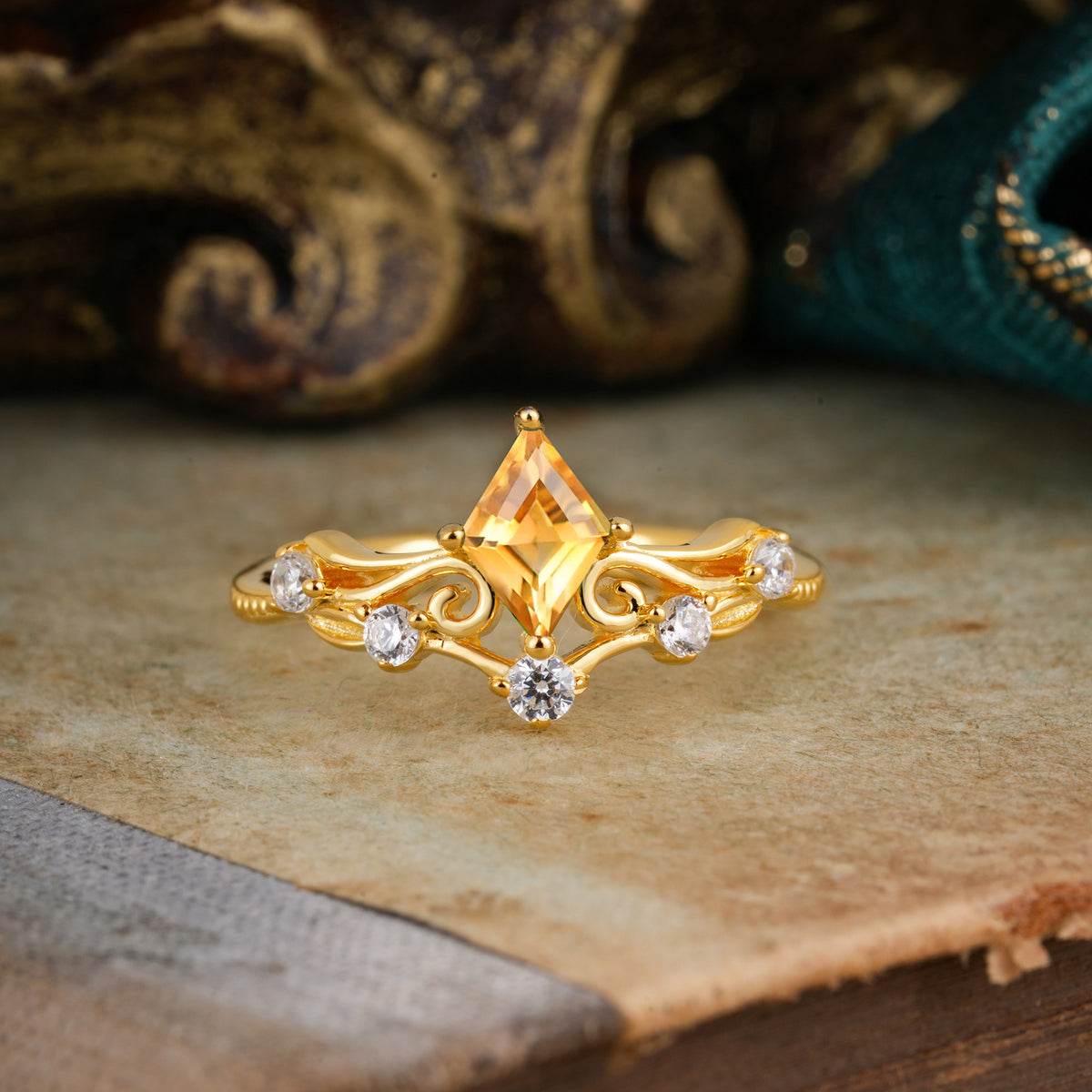 SR12940 Citrine Ring - Yellow-Gold