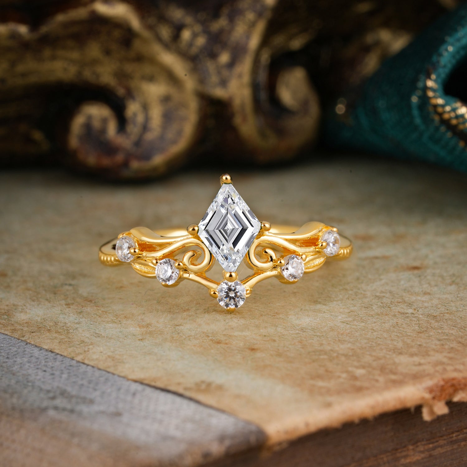SR12940 Lab Diamond Ring - Yellow-Gold