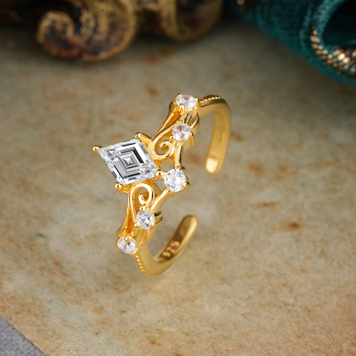 SR12940 Lab Diamond Ring - Additional view