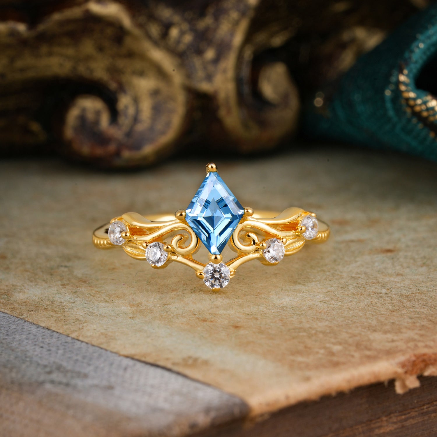 SR12940 Aquamarine Ring - Yellow-Gold