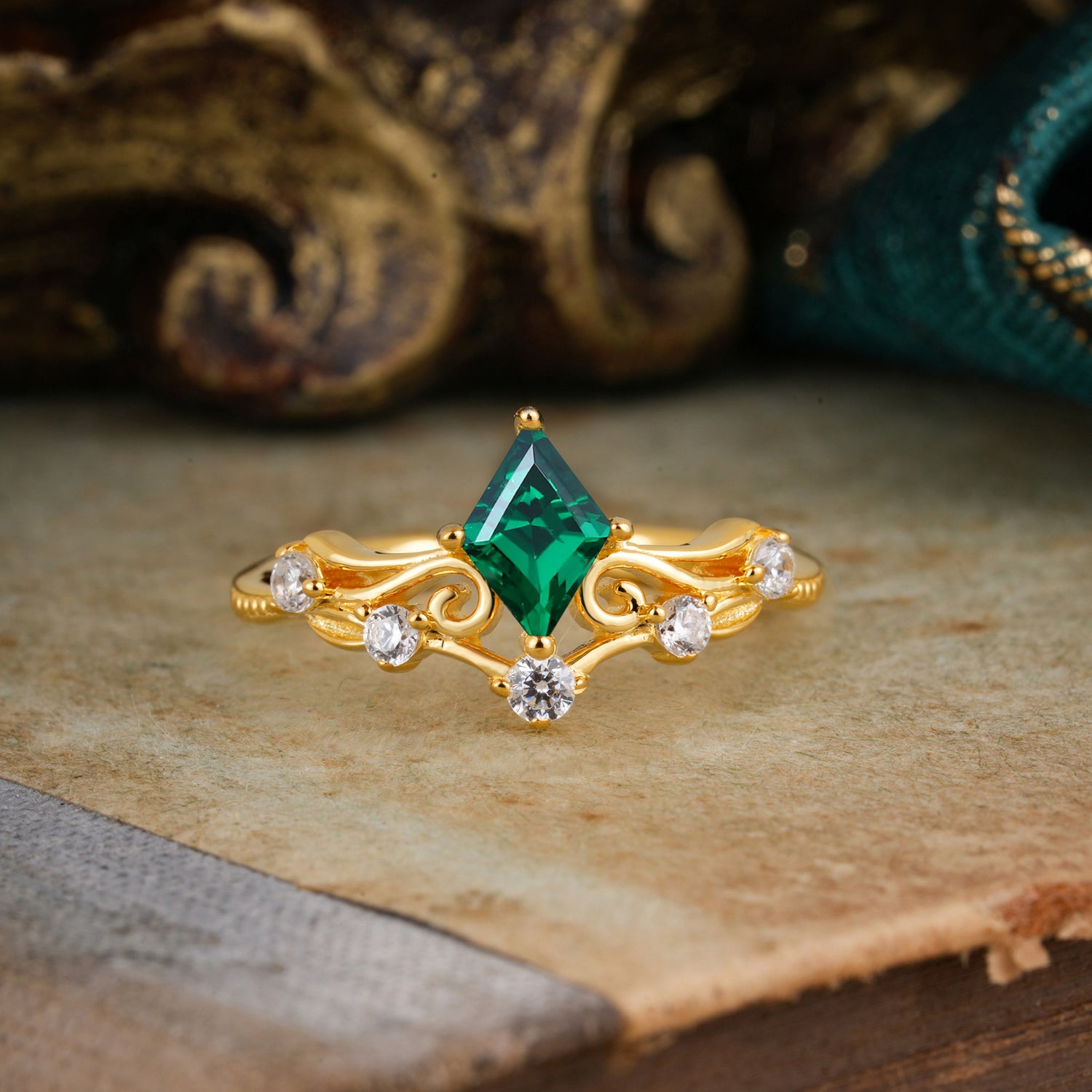 SR12940 Emerald Ring - Yellow-Gold