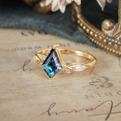 4 Prong Kite Cut 2 Carat Natural Alexandrite Bridal Ring Nature Inspired Leaf Engagement Ring