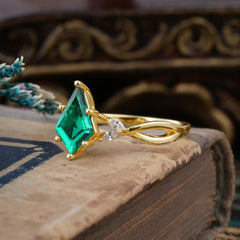 Nature Inspired Leaf Twisted Infinity Ring Kite Cut 2 Carat 6-Prong Emerald Bridal Ring