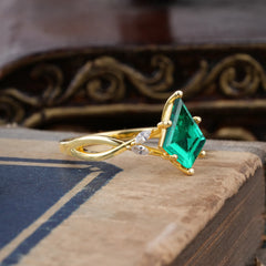 Nature Inspired Leaf Twisted Infinity Ring Kite Cut 2 Carat 6-Prong Emerald Bridal Ring