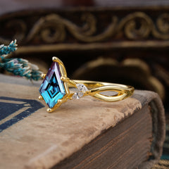 Nature Inspired Leaf Twisted Infinity Ring Kite Cut 2 Carat 6-Prong Natural Alexandrite Bridal Ring