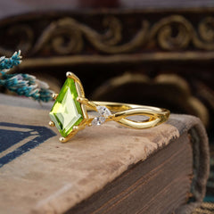 Nature Inspired Leaf Twisted Infinity Ring Kite Cut 2 Carat 6-Prong Peridot Bridal Ring