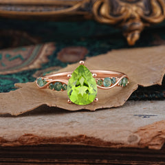 5 Prong Luxury Pear-Cut Peridot Engagement Ring