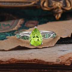 5 Prong Luxury Pear-Cut Peridot Engagement Ring