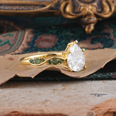 5 Prong Luxury Pear-Cut Moissanite Engagement Ring