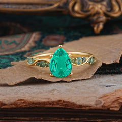 5 Prong Luxury Pear-Cut Emerald Engagement Ring