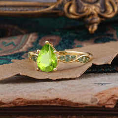 5 Prong Luxury Pear-Cut Peridot Engagement Ring
