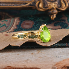 5 Prong Luxury Pear-Cut Peridot Engagement Ring