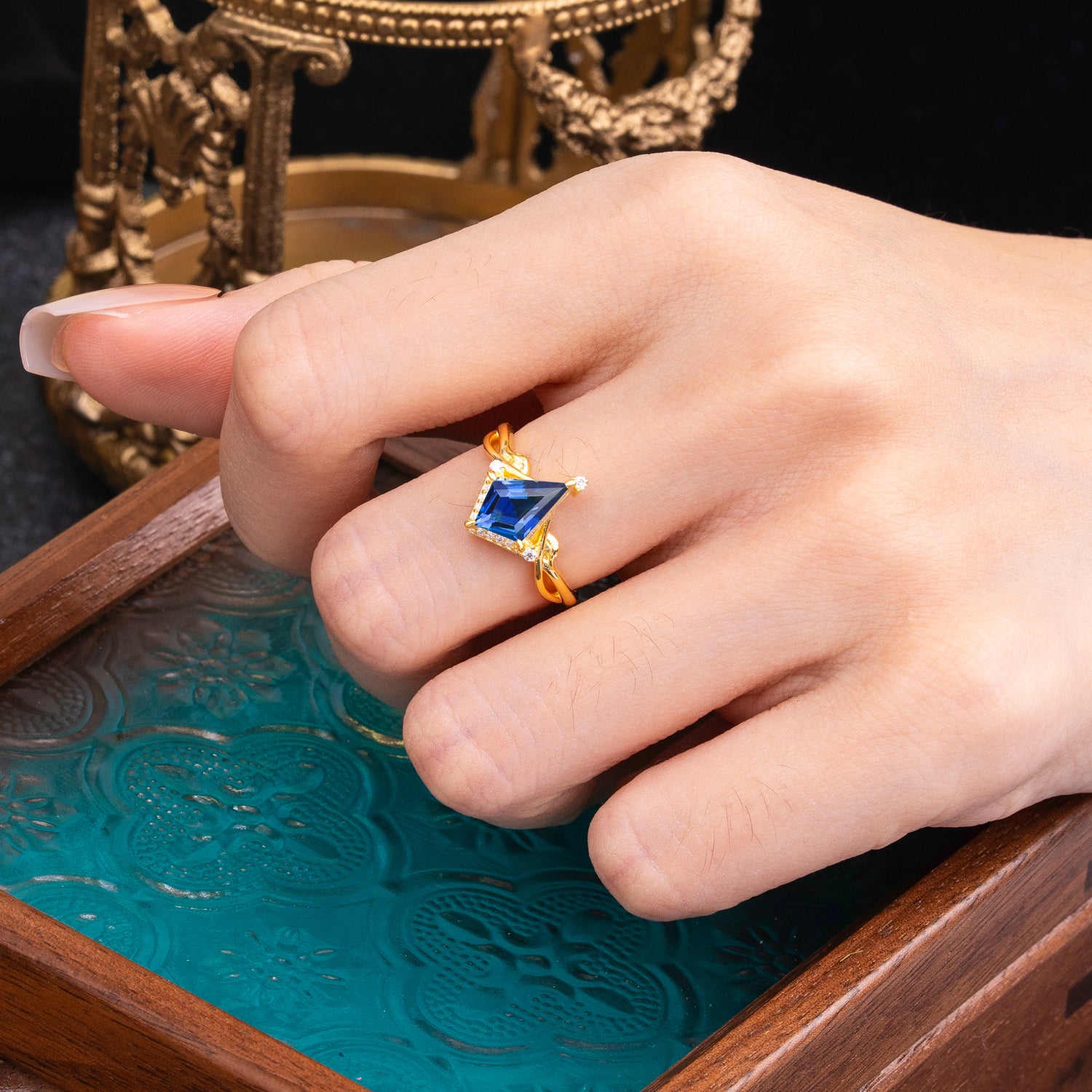 Elegant Kite Cut Sapphire Engagement Ring for Women - Romalar Jewelry