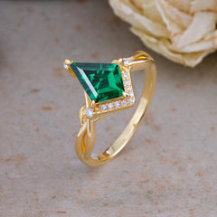 Elegant Kite Cut Emerald Engagement Ring for Women