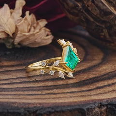 Kite Cut Gold Leaf Emerald Engagement Ring for Women