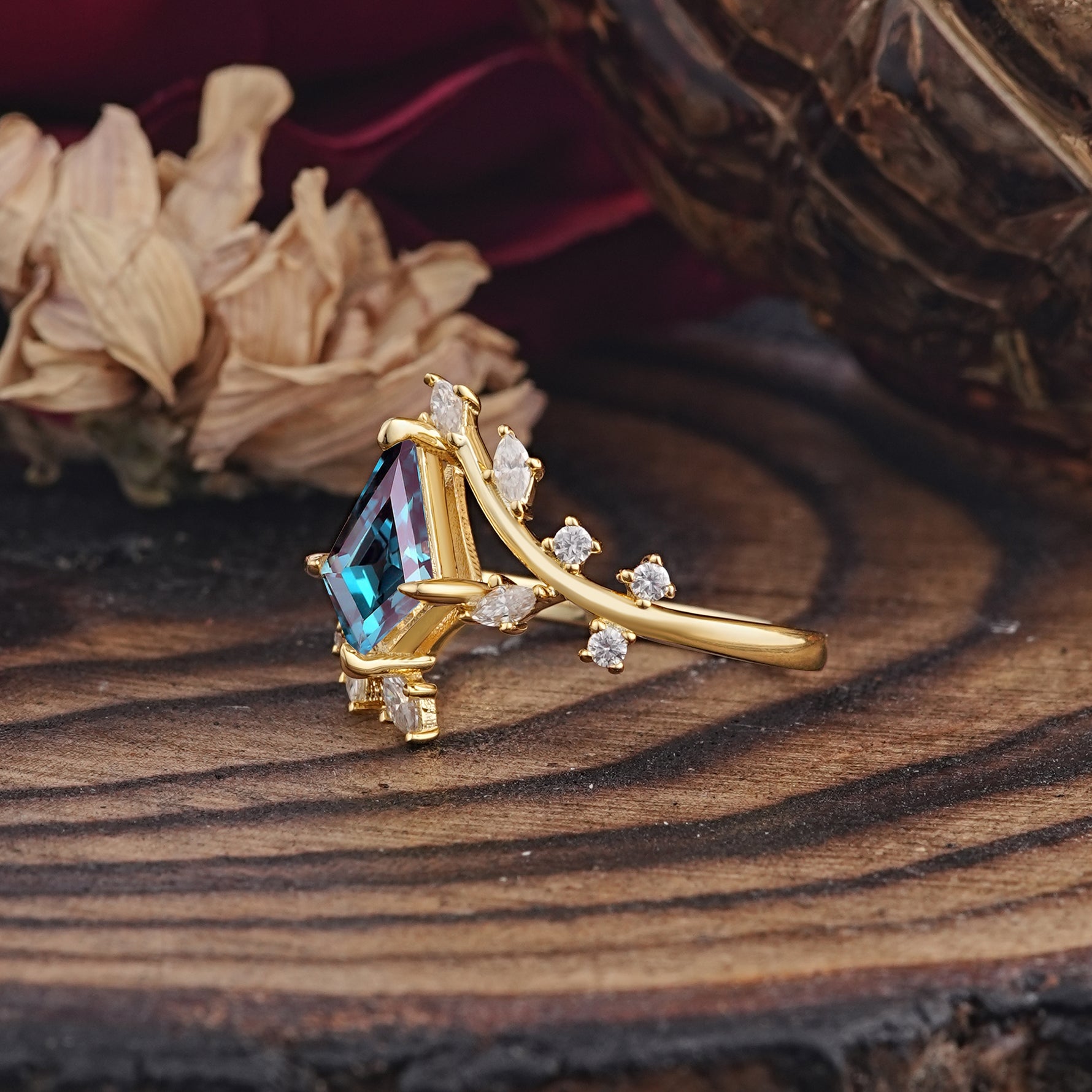 Kite Cut GoldAlexandrite Engagement Ring for Women     - Additional view