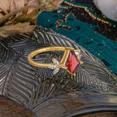 Minimalist Luxe 4-Prong Kite-Cut Natural Garnet Engagement Ring