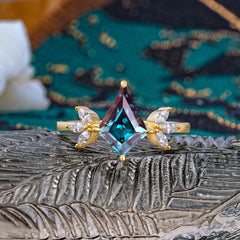 Minimalist Luxe 4-Prong Kite-Cut Alexandrite Engagement Ring