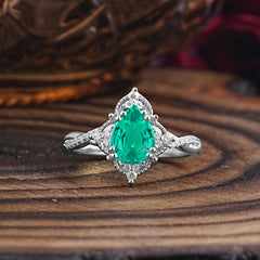 Nature Leaf Ring Pear Cut Emerald Engagement Ring