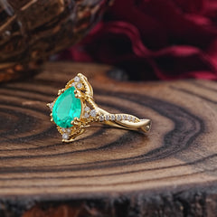Nature Leaf Ring Pear Cut Emerald Engagement Ring
