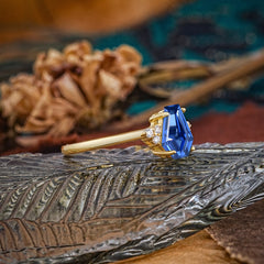 Minimalist 4-Prong Coffin-Cut Sapphire Engagement Ring