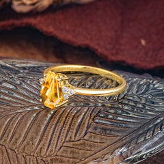 Minimalist 4-Prong Coffin-Cut Citrine Engagement Ring