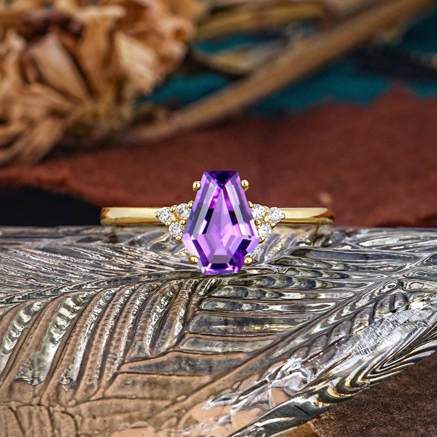 Minimalist 4-Prong Coffin-Cut Natural Amethyst Engagement Ring