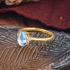 Minimalist 4-Prong Coffin-Cut Aquamarine Engagement Ring