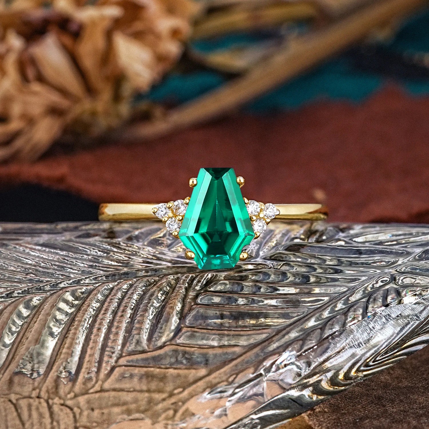 Minimalist 4-Prong Coffin-Cut Emerald Engagement Ring