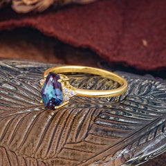Minimalist 4-Prong Coffin-Cut Alexandrite Engagement Ring