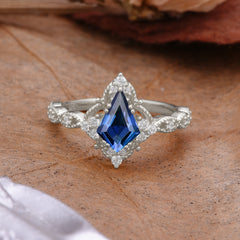 Vintage Luxe Kite-Cut Sapphiret Engagement Ring