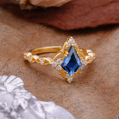 Vintage Luxe Kite-Cut Sapphiret Engagement Ring