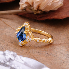 Vintage Luxe Kite-Cut Sapphiret Engagement Ring